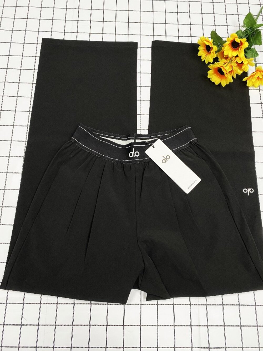 NWT🏷️ALO Yoga Suit Up Trouser Black Regular 30" Inseam Wide-Leg Pants✨ - Picture 2 of 9